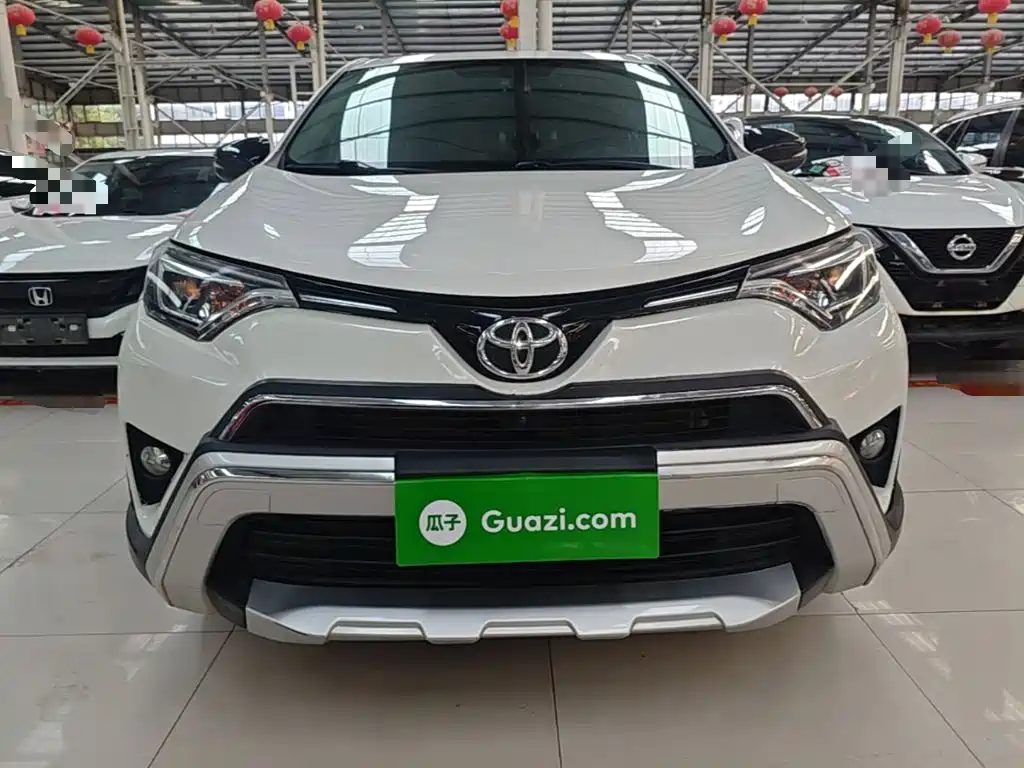Toyota RAV4 2019 — фото 3