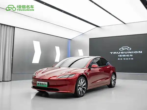 Tesla Model 3 2024