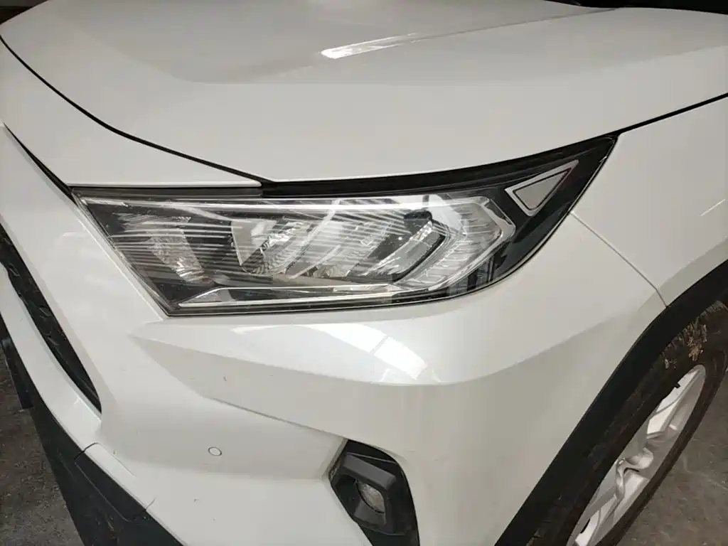 Toyota RAV4 2025 — фото 24