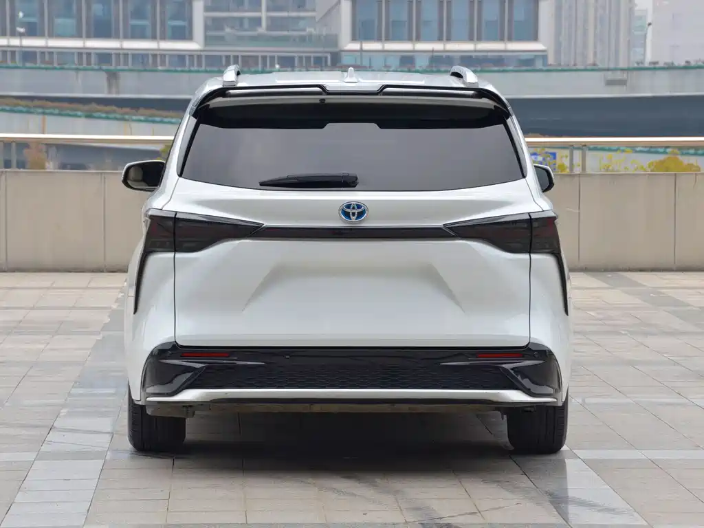 Toyota Sienna 2022 — фото 7