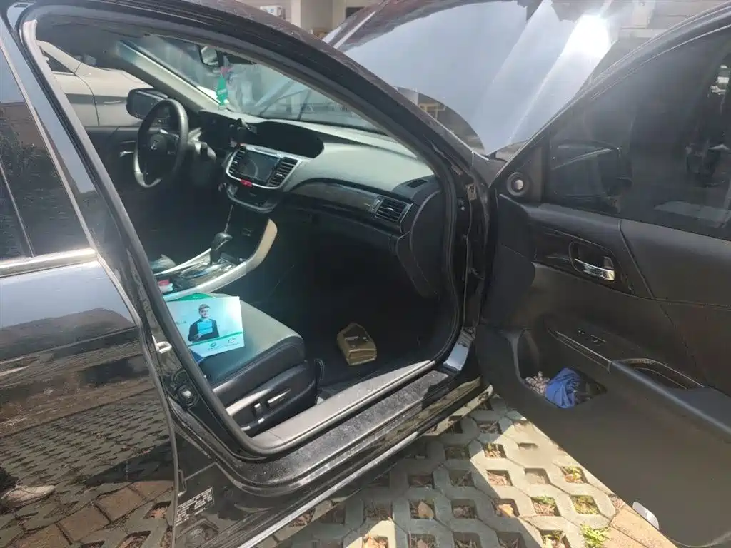 Honda Accord 2016 — фото 20