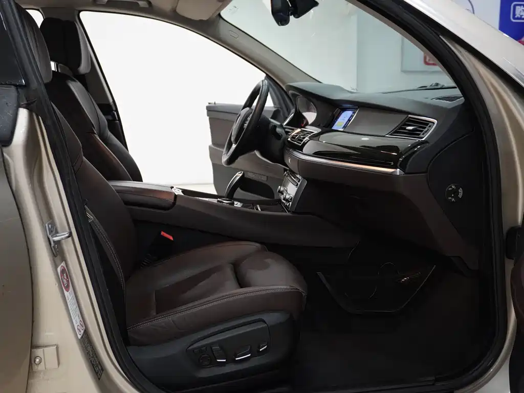 BMW 5 Series GT 2014 — фото 10
