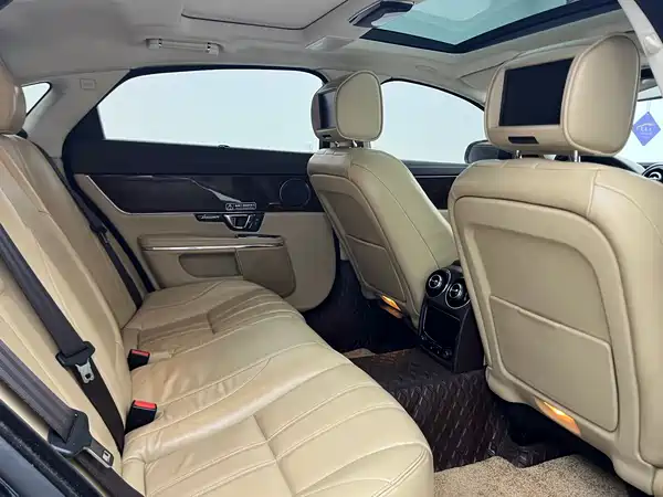 Jaguar XJ 2015