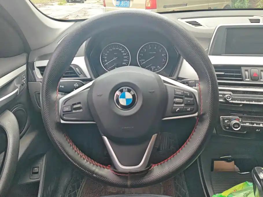 BMW X1 2018 — фото 15