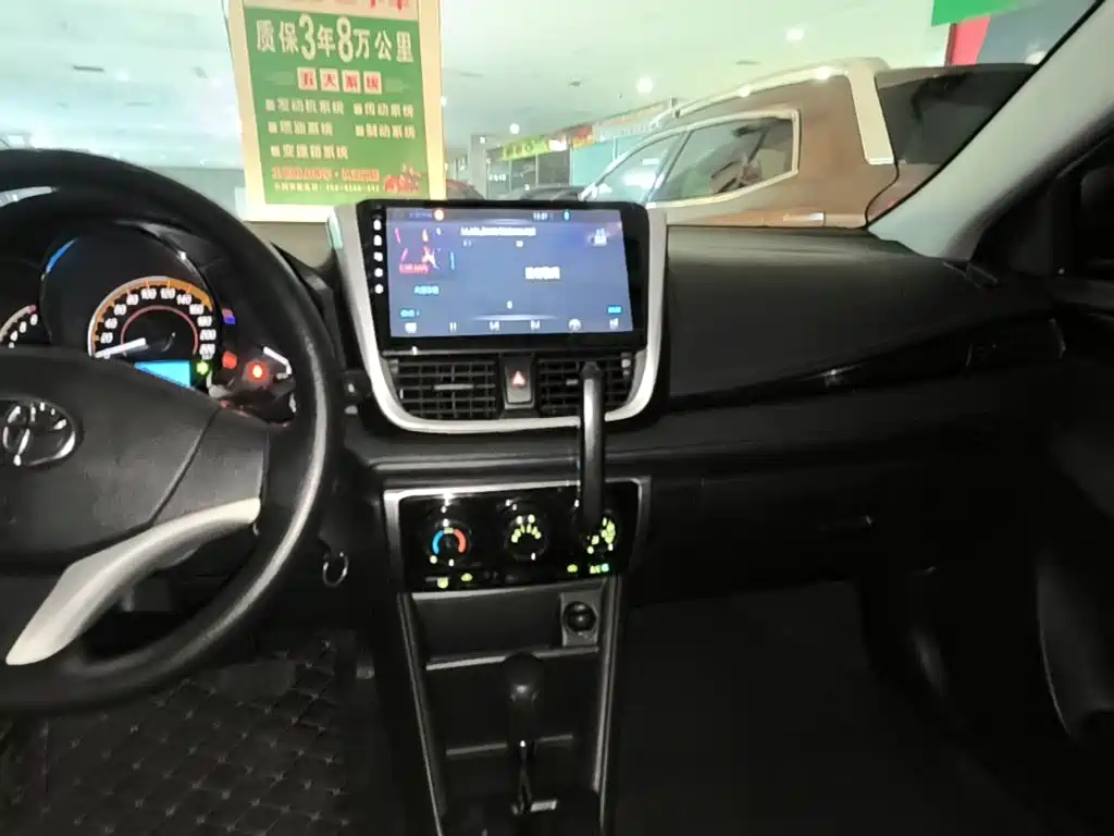 Toyota Yaris L 2020 — фото 13
