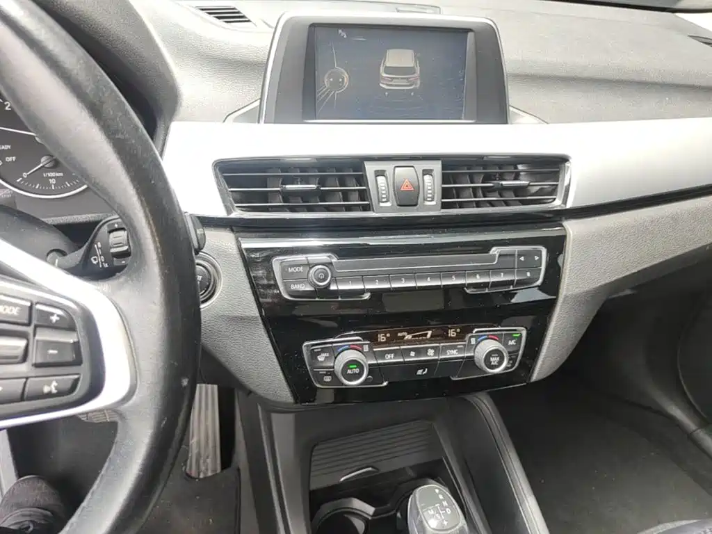 BMW X1 2017 — фото 13