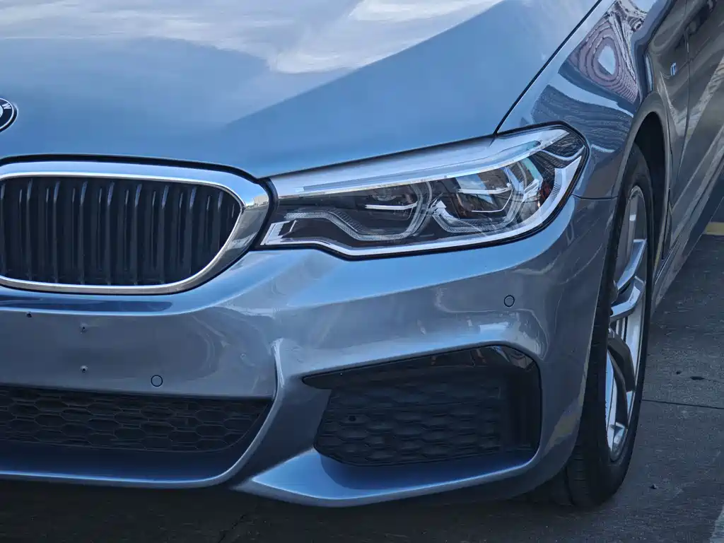 BMW 5 Series 2020 — фото 9
