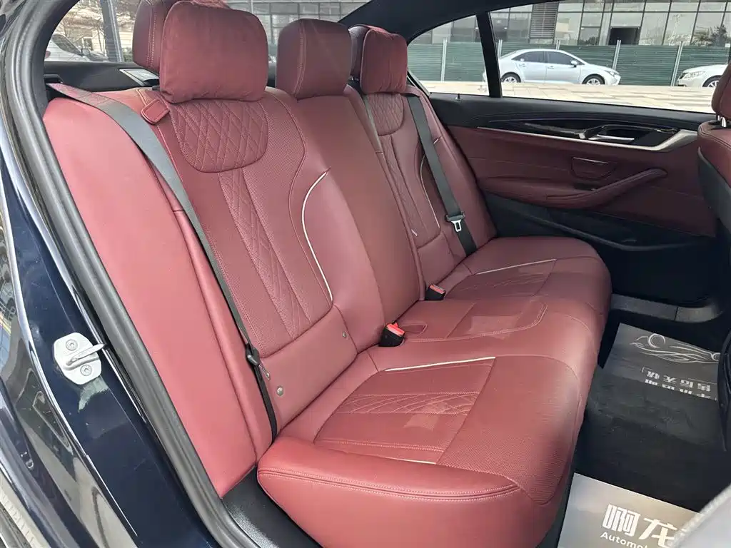 BMW 5 Series 2023 — фото 18