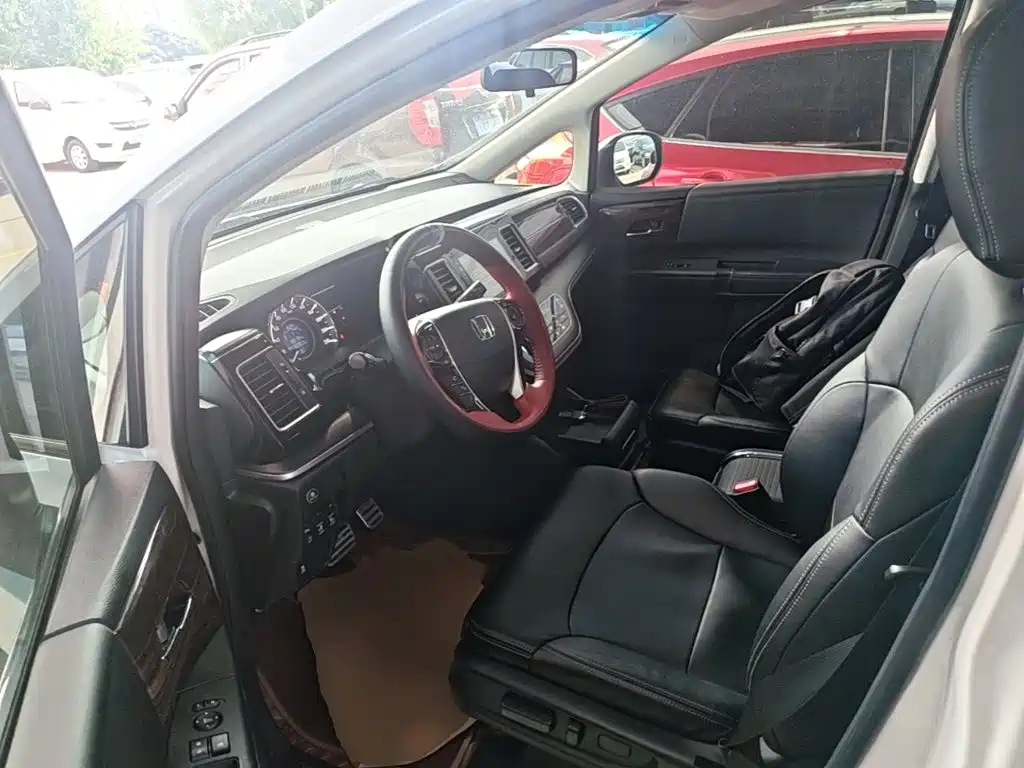 Honda Elysion 2018 — фото 16