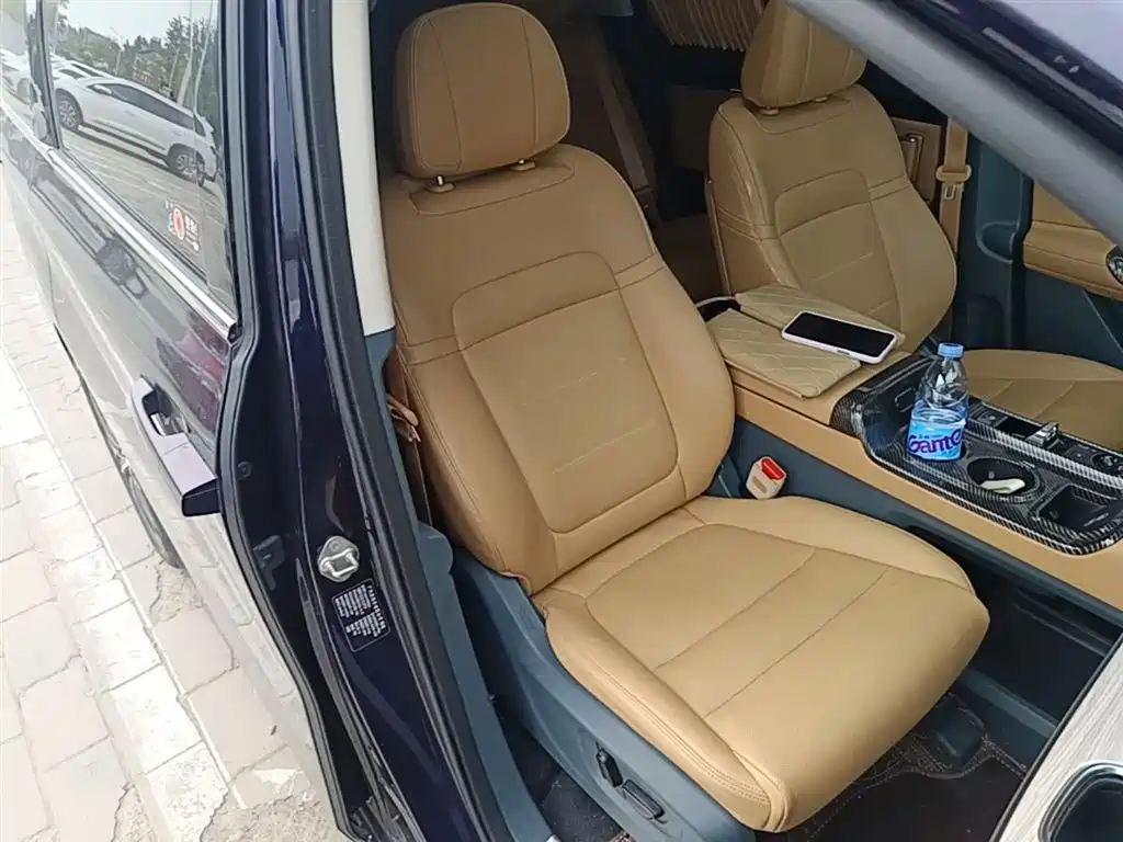 GAC Motor E8 Hybrid 2024 — фото 25