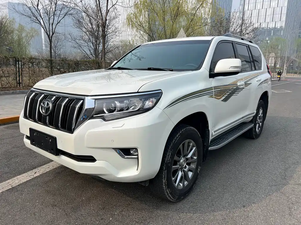Toyota Prado 2018 — фото 1