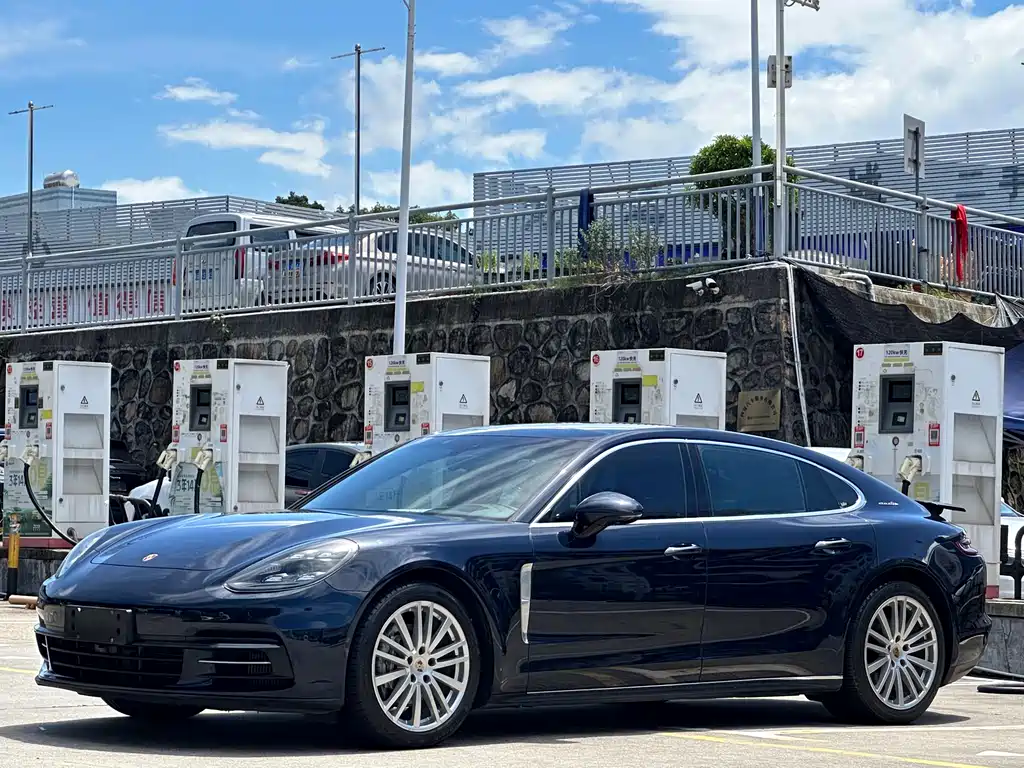 Porsche Panamera 2019