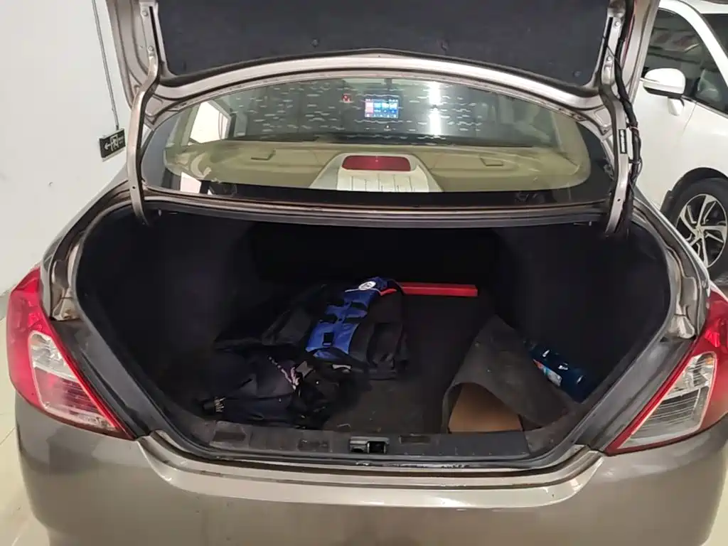 Nissan Sunny 2019 — фото 19