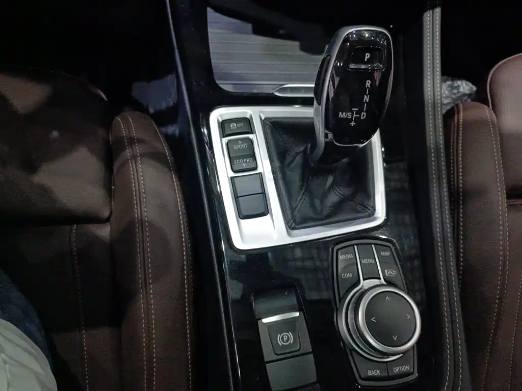 BMW 1 Series 2023 — фото 15