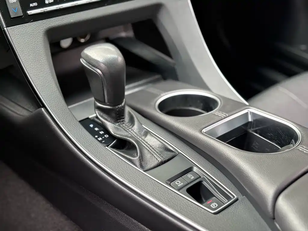 Toyota Avalon 2019 — фото 18