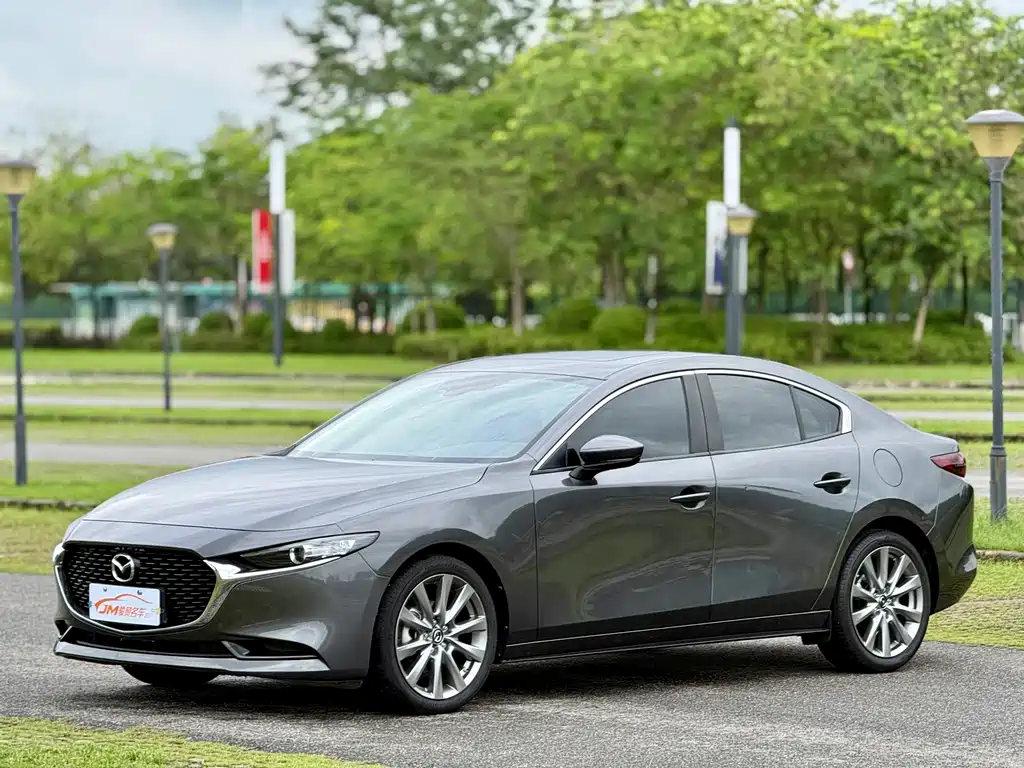 Mazda 3 Axela 2022