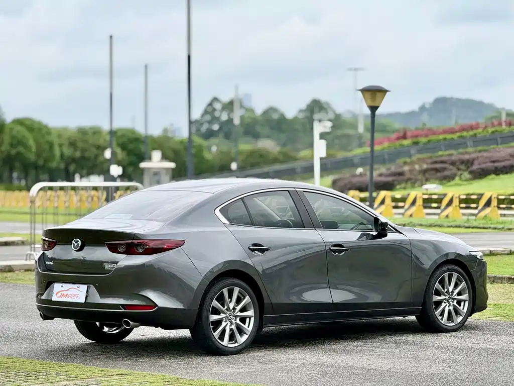 Mazda 3 Axela 2022