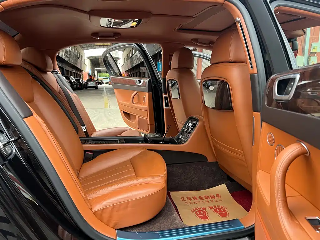 Bentley Flying Spur 2013 — фото 13