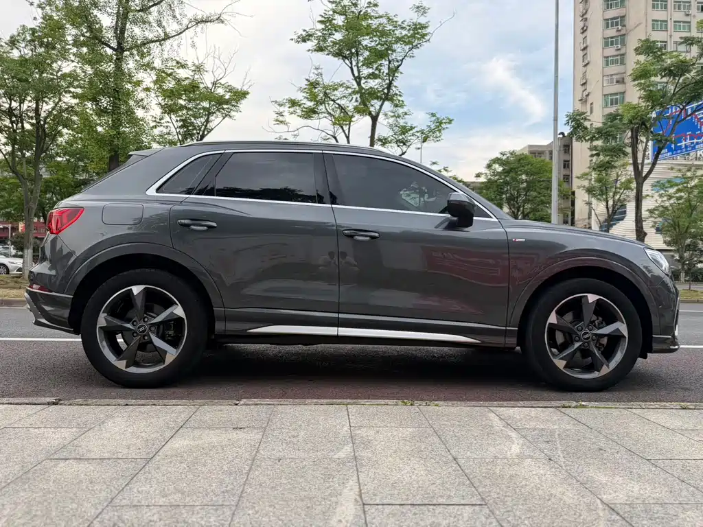 Audi Q3 2022 — фото 8