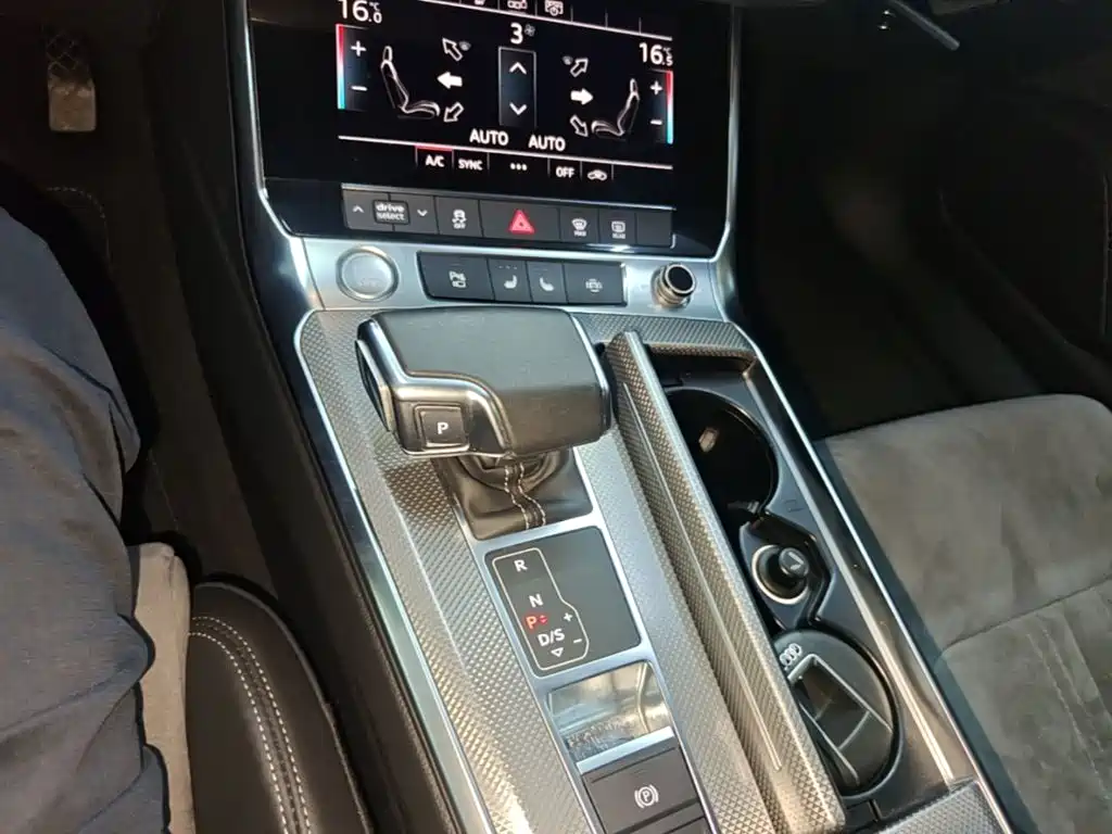 Audi A6L 2020 — фото 14