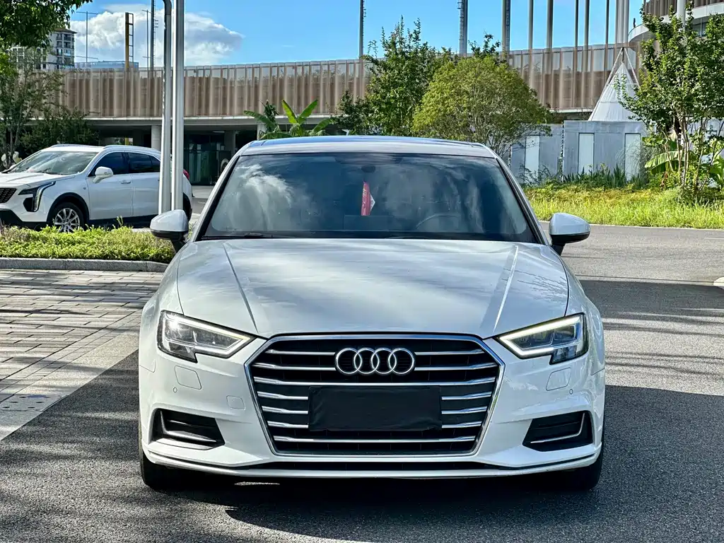 Audi A3 2019 — фото 2