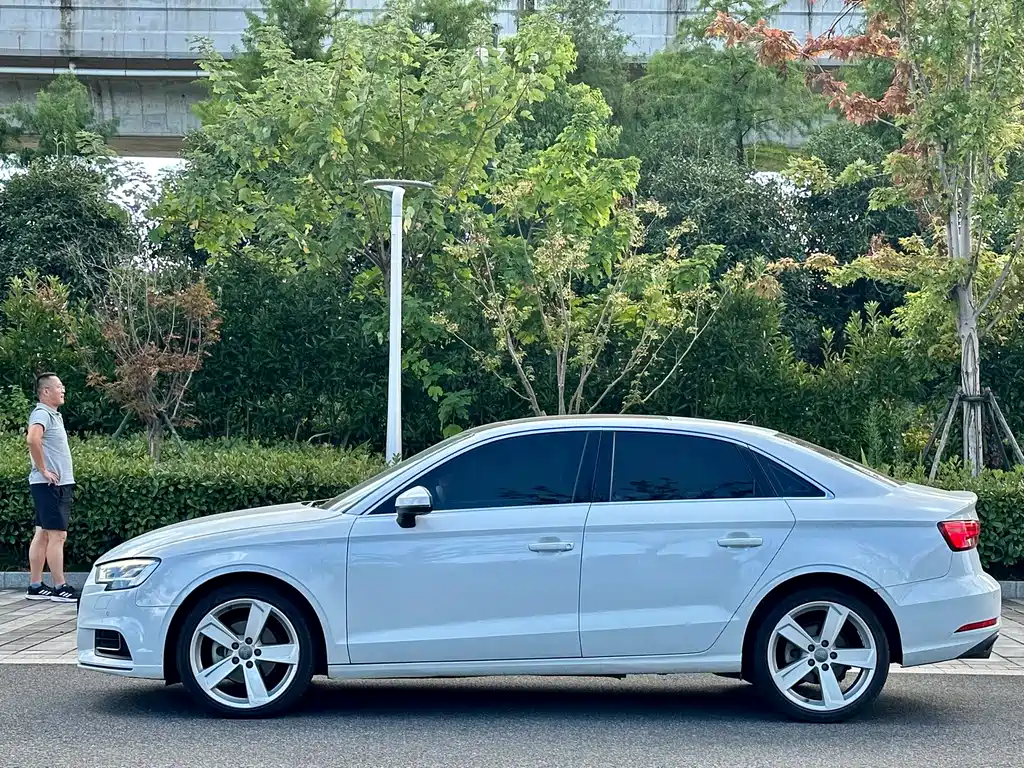 Audi A3 2019 — фото 7