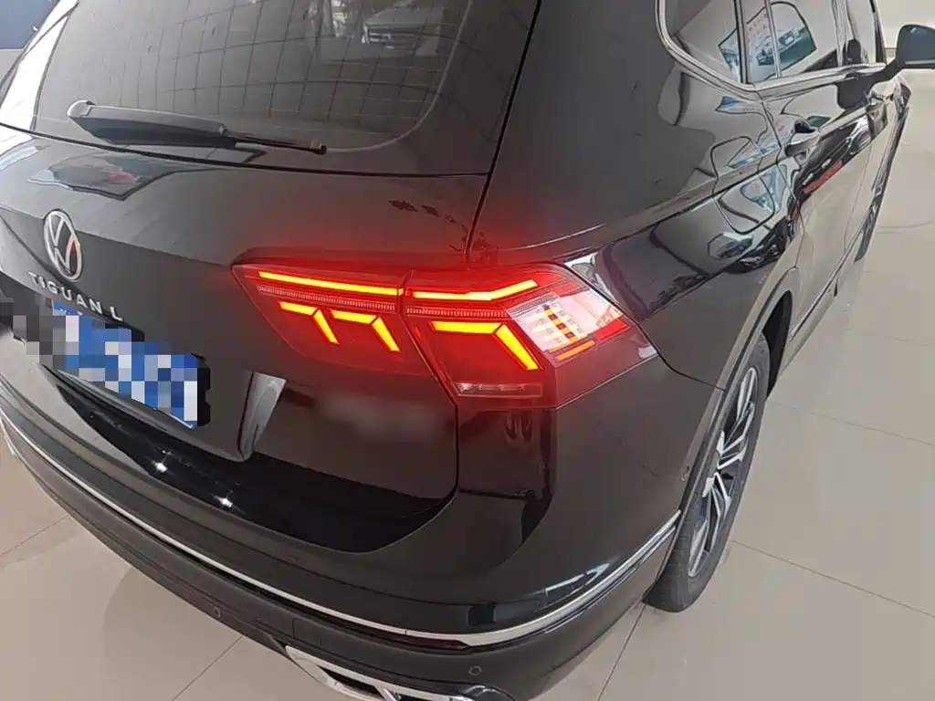 Volkswagen Tiguan L 2022 — фото 8