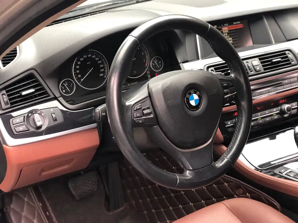 BMW 5 Series 2016 — фото 15