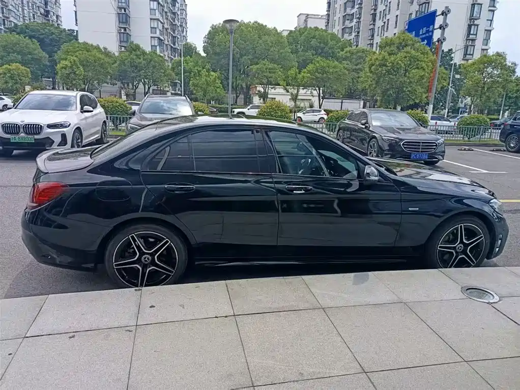 Mercedes-Benz C-Class 2021