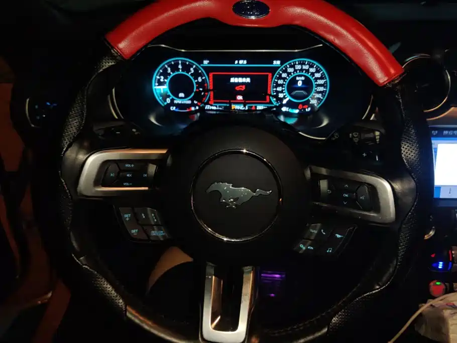 Ford Mustang 2019 — фото 15
