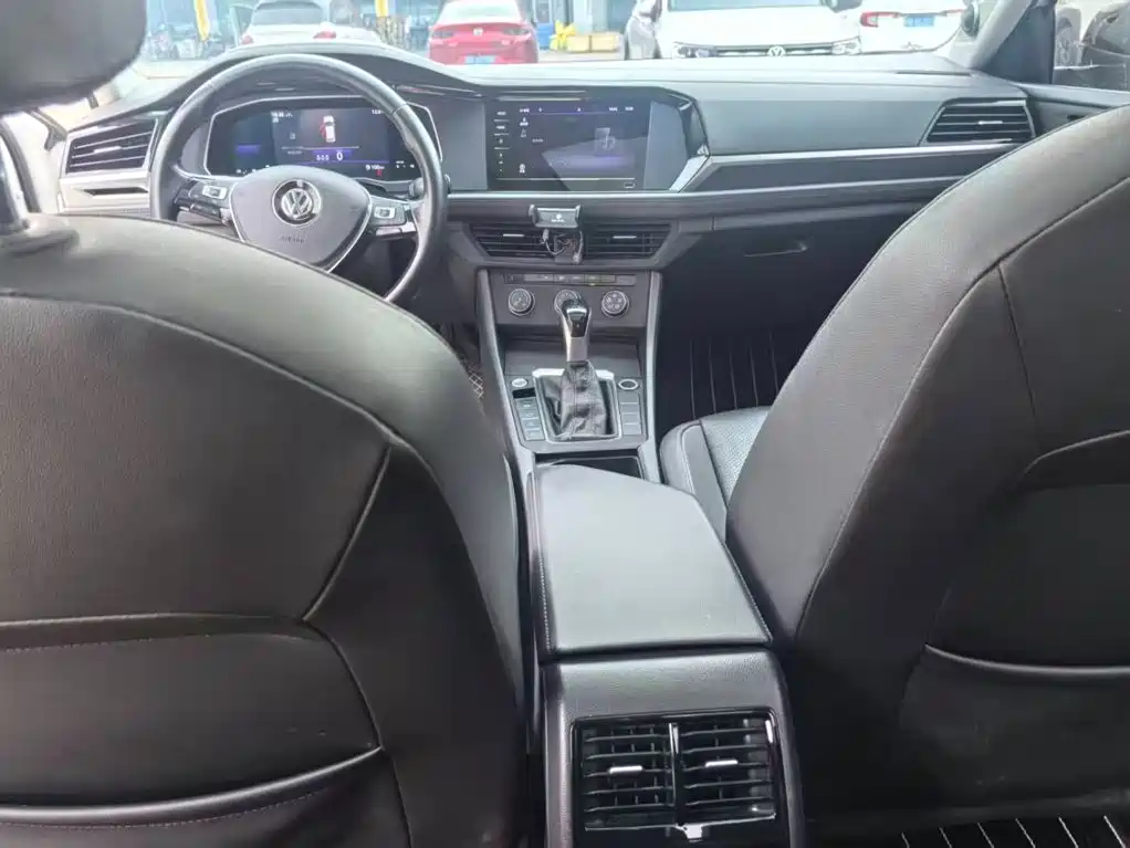 Volkswagen Sagitar 2020