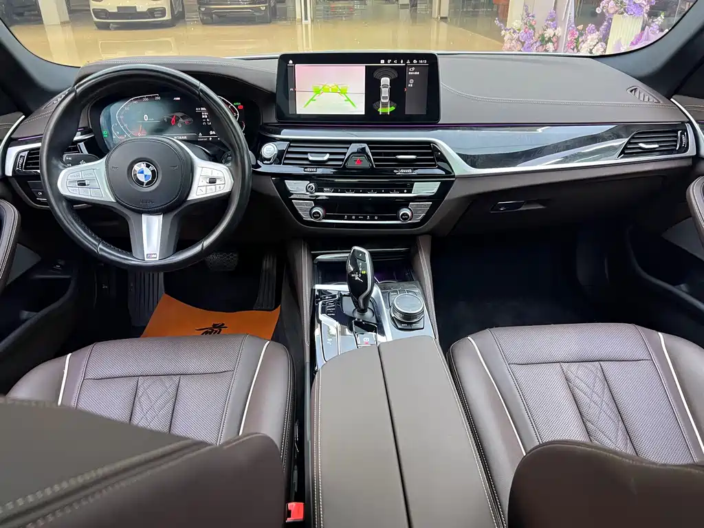 BMW 5 Series 2023 — фото 13