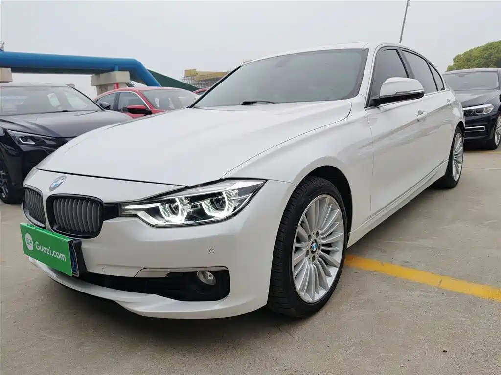 BMW 3 Series 2018 — фото 1