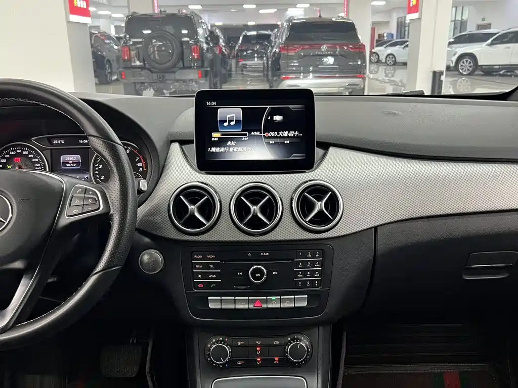 Mercedes-Benz B-Class 2018 — фото 11