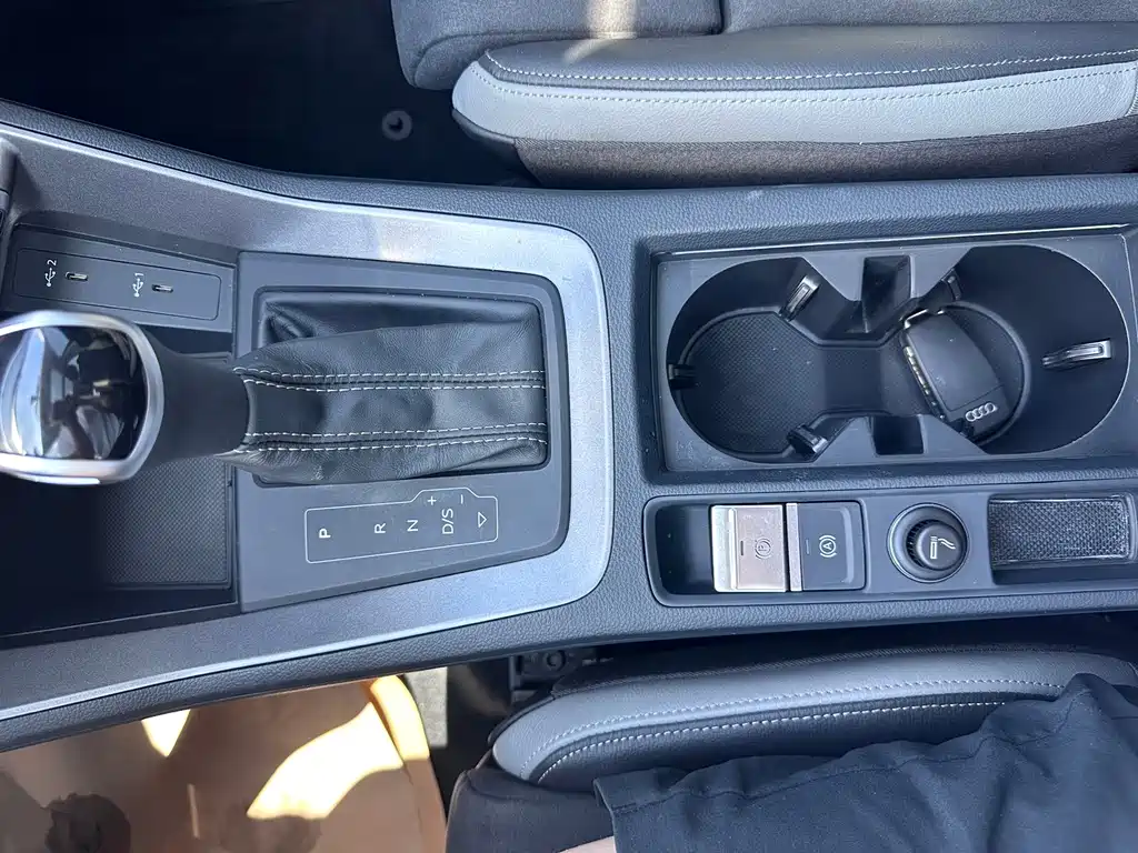 Audi Q3 2022 — фото 12