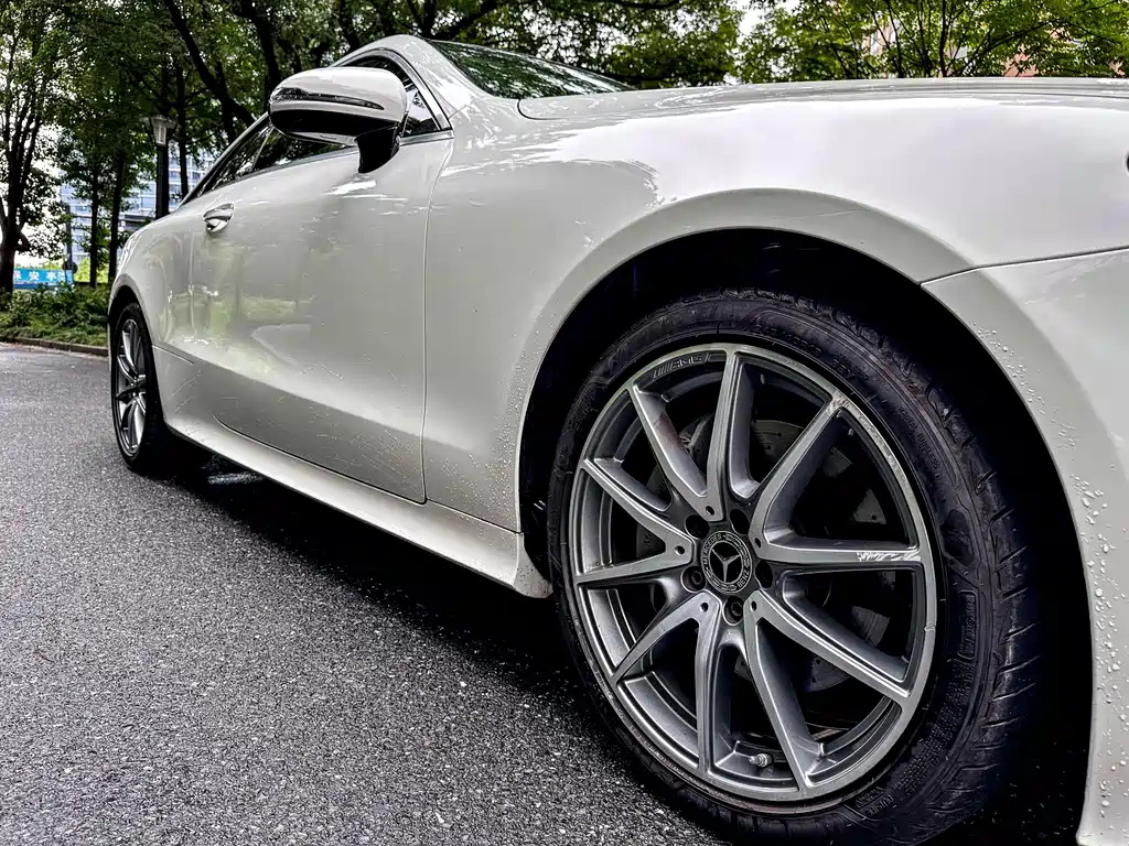 Mercedes-Benz E-Class 2022