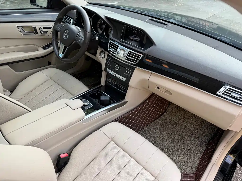 Mercedes-Benz E-Class 2015 — фото 22