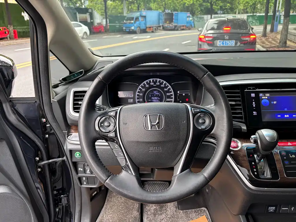 Honda Odyssey 2016 — фото 20