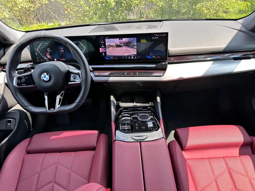 BMW 5 Series 2024 — фото 10