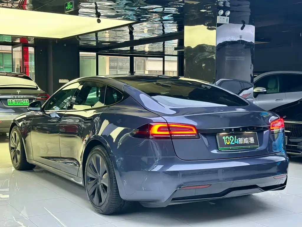 Tesla Model S 2023 — фото 6