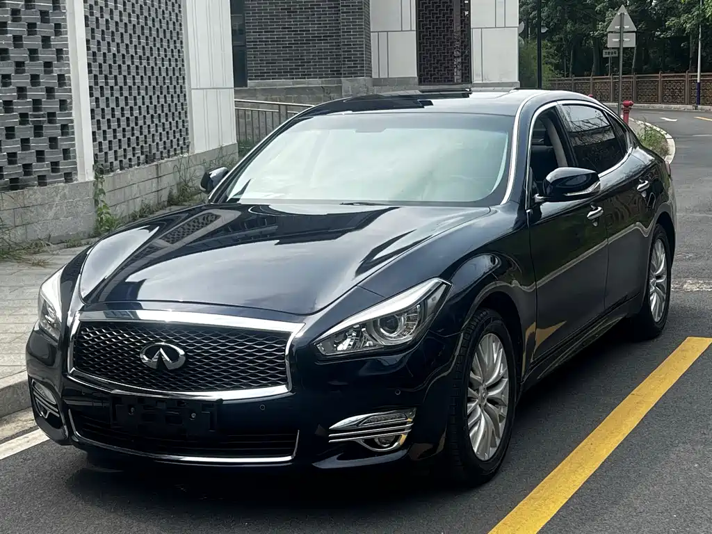 Infiniti Q70 2016 — фото 8