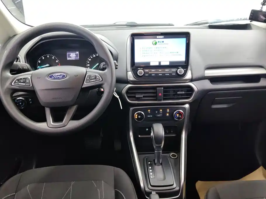 Ford EcoSport 2018 — фото 12