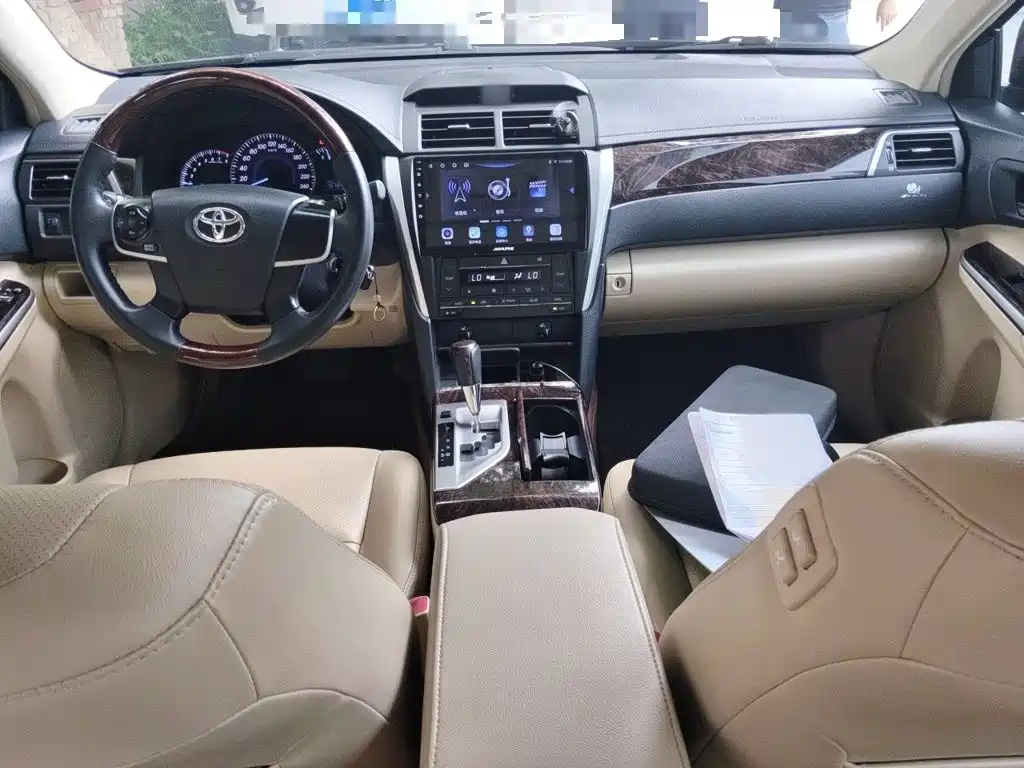Toyota Camry 2015 — фото 13