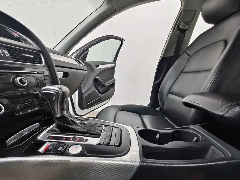 Audi A4L 2016 — фото 12