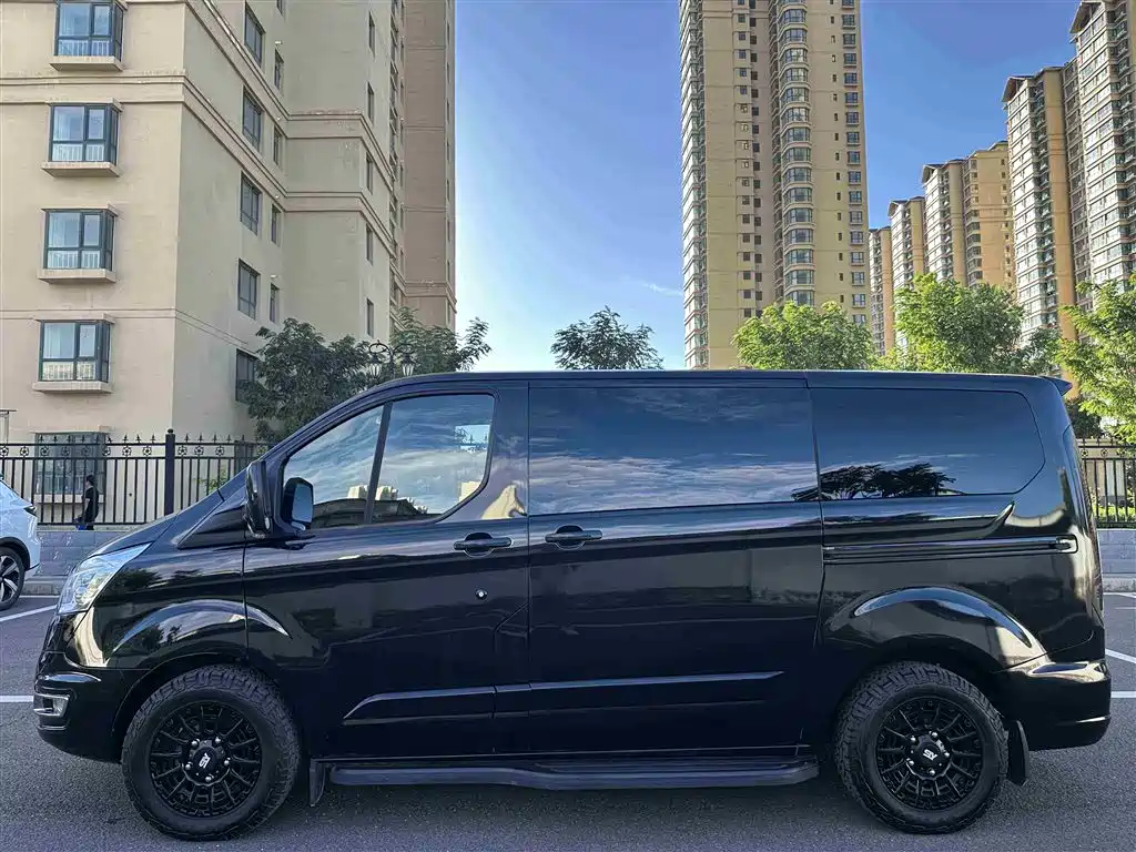 Ford Tourneo 2023 — фото 17