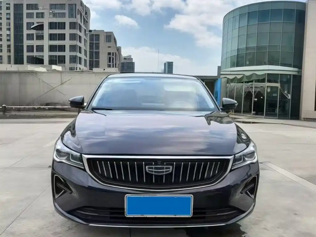 Geely Emgrand 2022