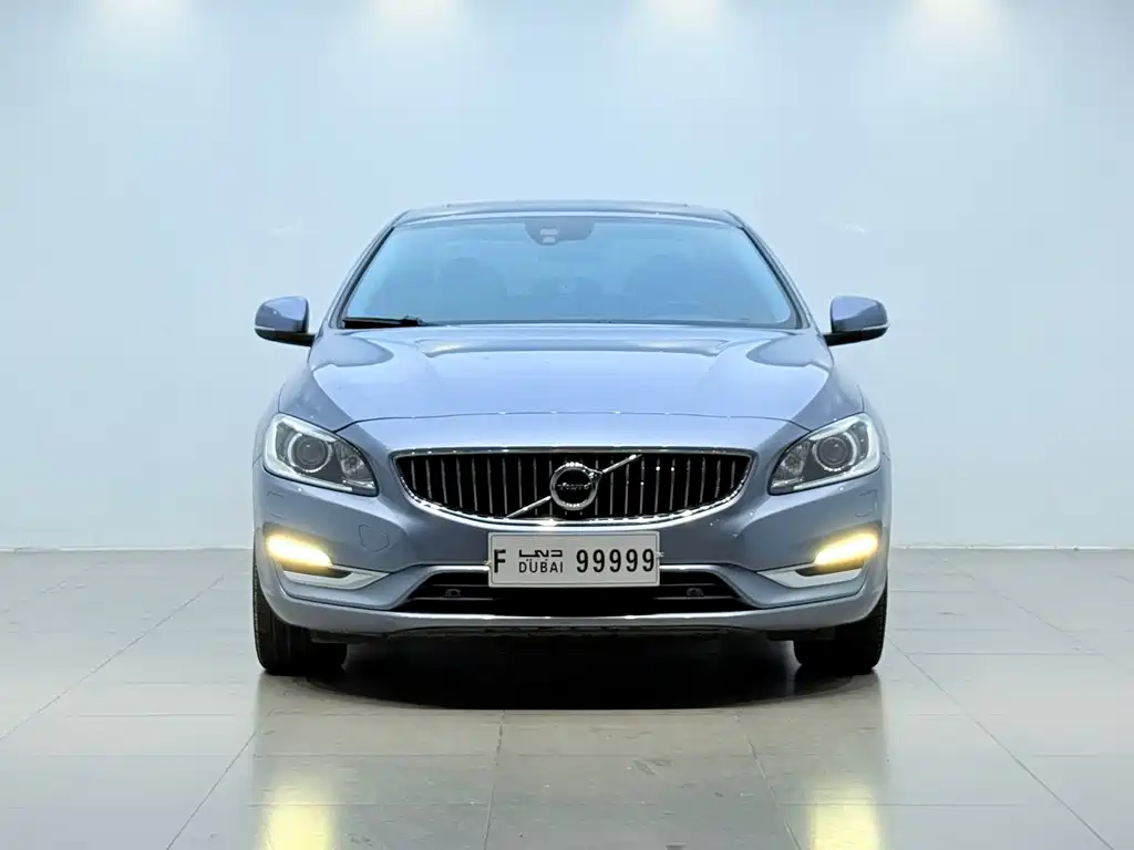 Volvo S60 2018 — фото 2