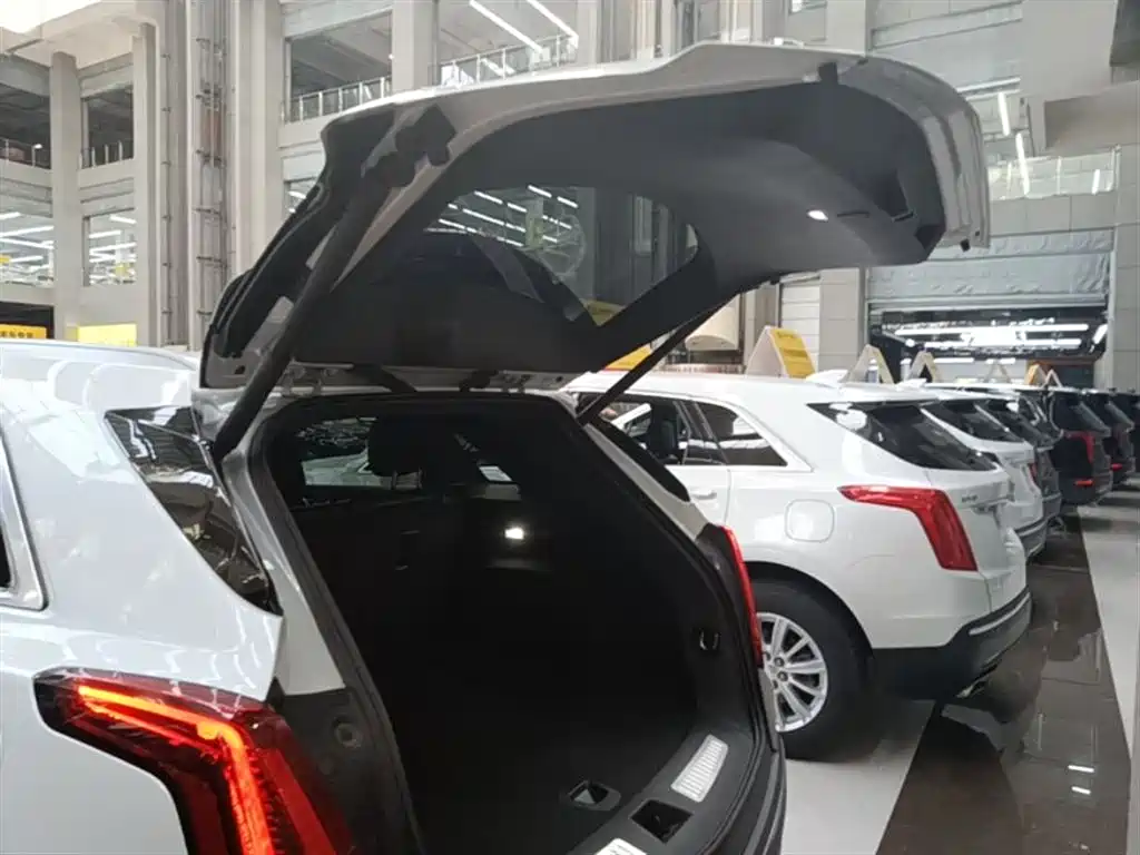 Cadillac XT5 2021 — фото 19