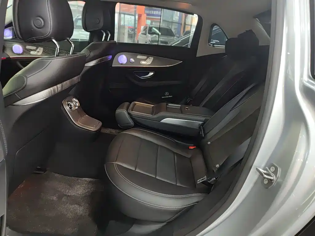 Mercedes-Benz E-Class 2022 — фото 13