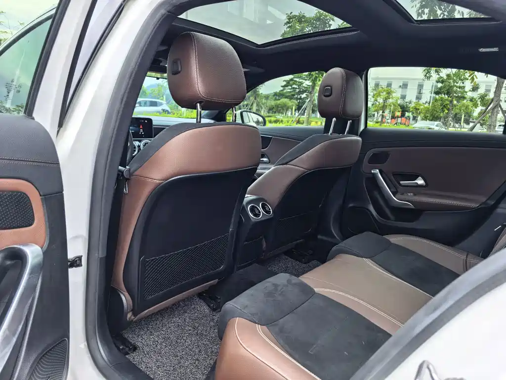 Mercedes-Benz A-Class 2019 — фото 4